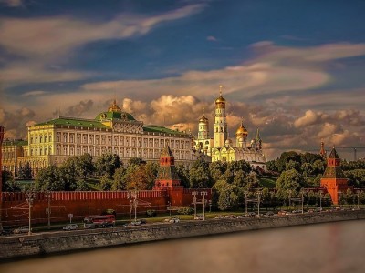 Rusija, dve carski prestolnici. Potovanje v Moskvo in Sankt Peterburg, julij